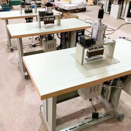 端の半自動使い捨て可能なマスクのシーリング機械 サプライヤー